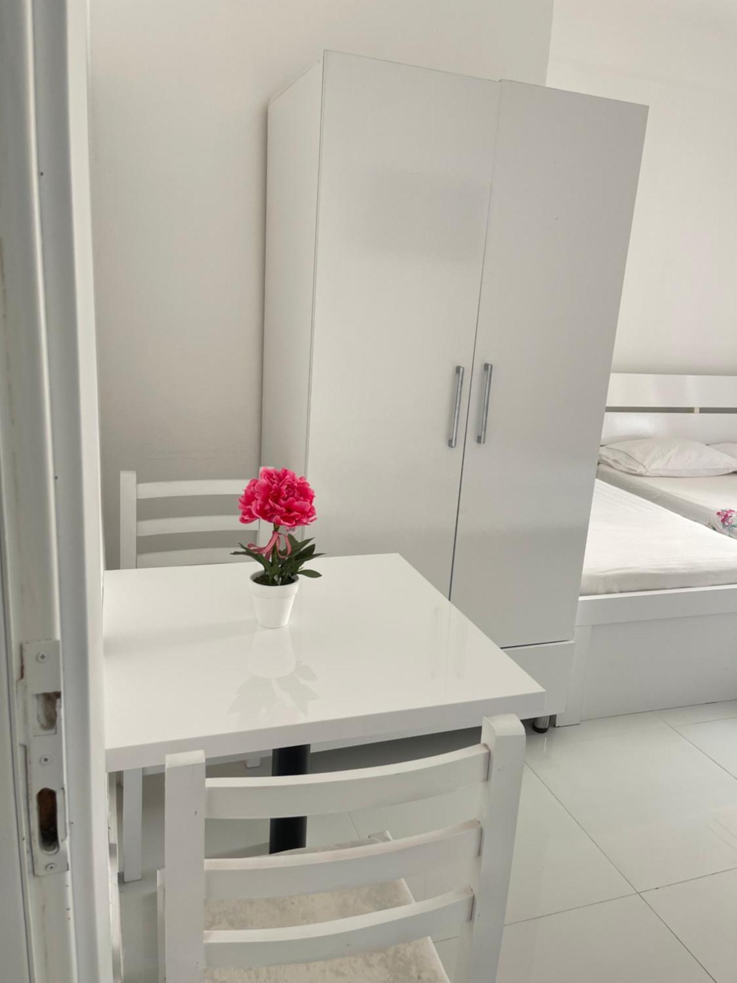 Rai Rooms Дуррес Экстерьер фото